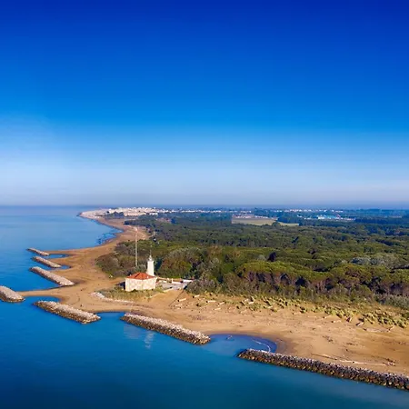 Daire In With Fenced Garden *