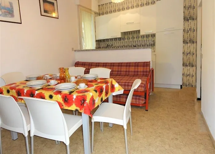 In With Fenced Garden *